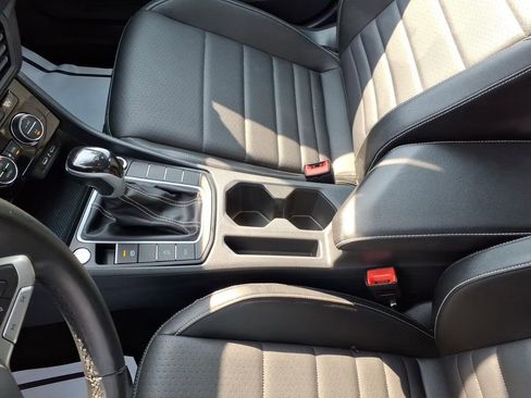 Used 2024 Volkswagen Jetta SE image 15