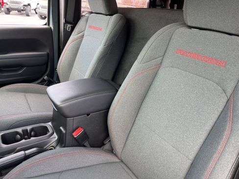Used 2025 Jeep Wrangler Rubicon image 31