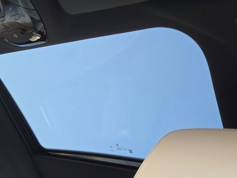 Used 2024 BMW 540i xDrive w/ Premium Package image 15