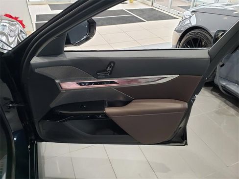 New 2026 BMW 760i xDrive image 16