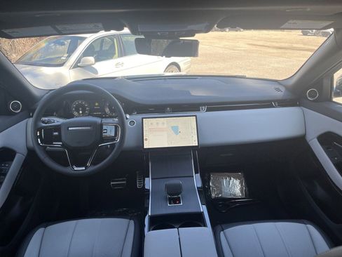 Used 2026 Land Rover Range Rover Evoque Dynamic SE AWD/4WD image 14
