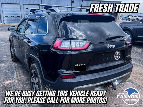 Used 2019 Jeep Cherokee Limited w/ Luxury Group AWD/4WD image 3