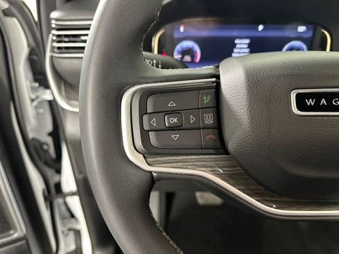 Used 2022 Jeep Wagoneer Series III w/ Flexible Seating Group image 35