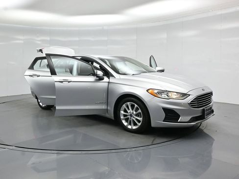 Certified 2019 Ford Fusion SE FWD image 31