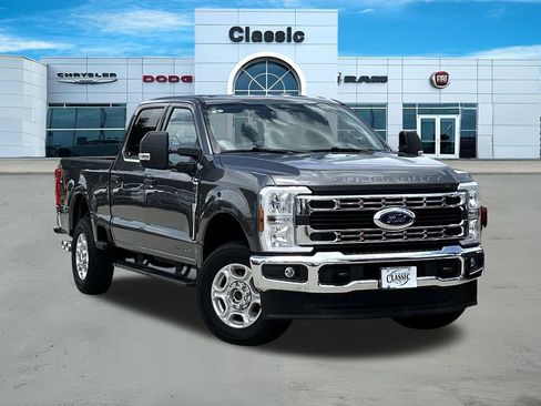 Used 2025 Ford F250 XLT w/ FX4 Off-Road Package AWD/4WD image 1