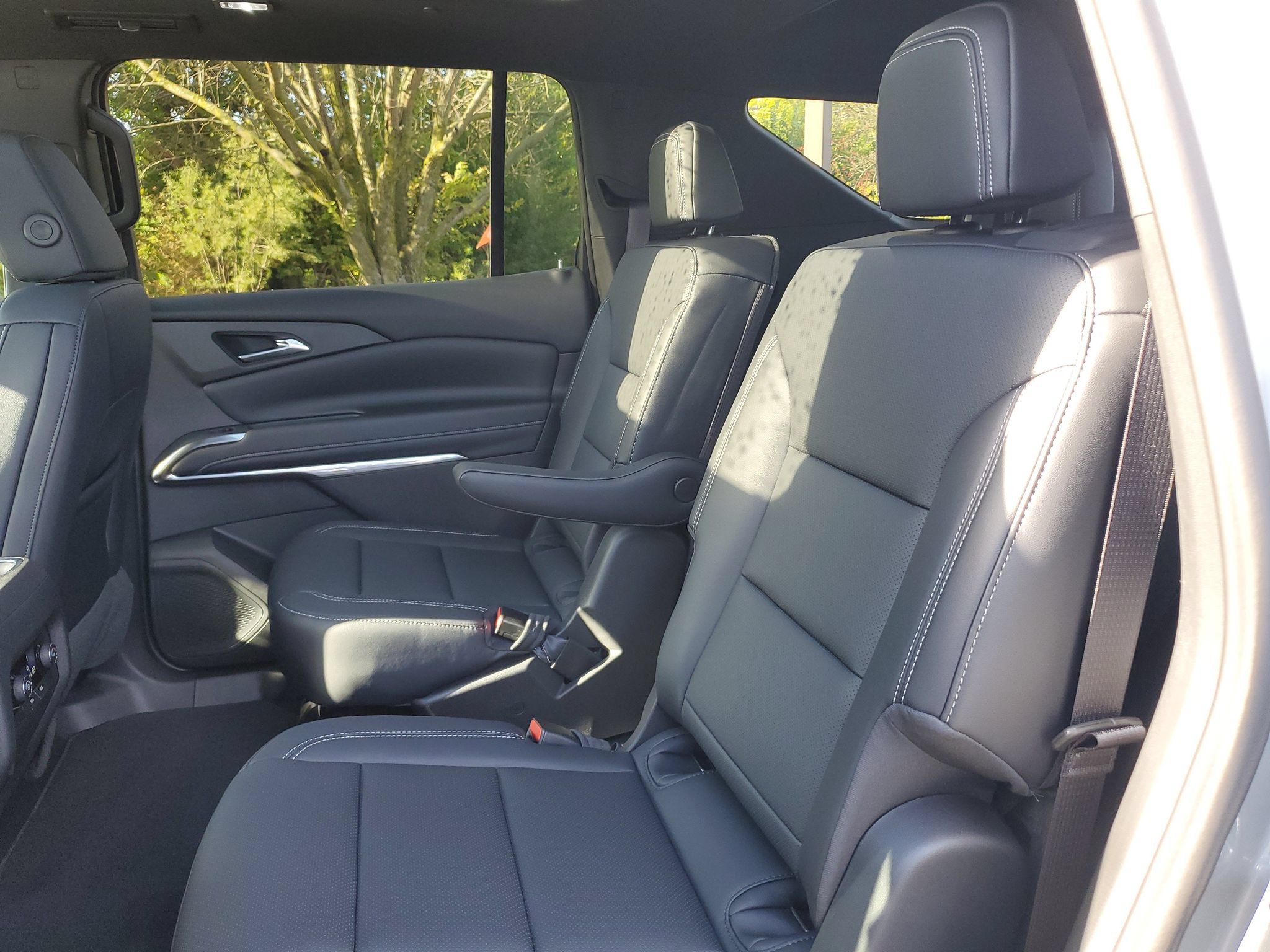 New 2027 Chevrolet Traverse LT AWD/4WD image 10