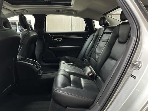 Used 2018 Volvo S90 T5 Momentum w/ Convenience Package image 13