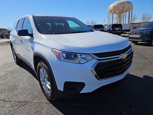 Used 2020 Chevrolet Traverse LS image 11
