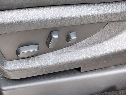 Used 2018 Chevrolet Tahoe LT image 20