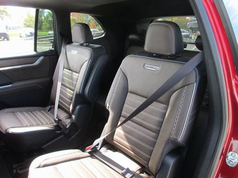 New 2026 GMC Acadia Denali Ultimate AWD/4WD image 12