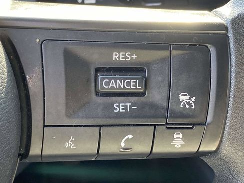 Used 2025 Nissan Kicks SV FWD image 27