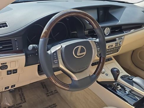 Used 2013 Lexus ES 350 w/ Luxury Pkg FWD image 15