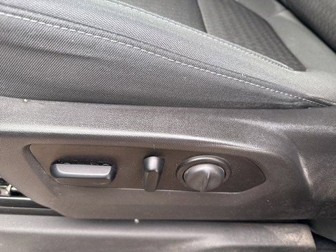 Used 2021 GMC Sierra 1500 Elevation w/ Preferred Package image 17