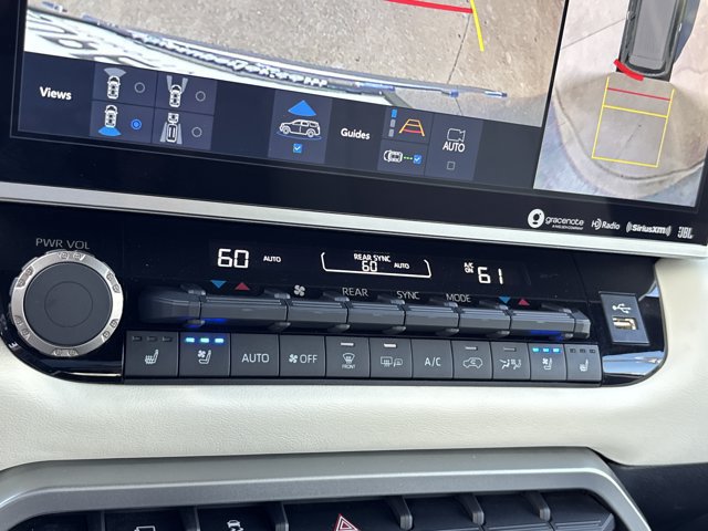 Used 2024 Toyota Sequoia Capstone AWD/4WD image 40