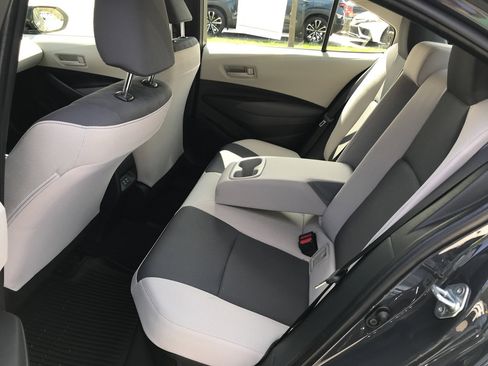 Used 2025 Toyota Corolla LE image 21