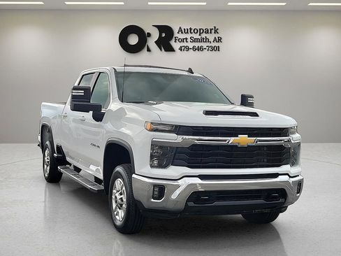 Used 2025 Chevrolet Silverado 2500 LT w/ Convenience Package image 1