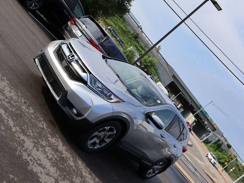 Certified 2019 Honda CR-V EX-L image 3