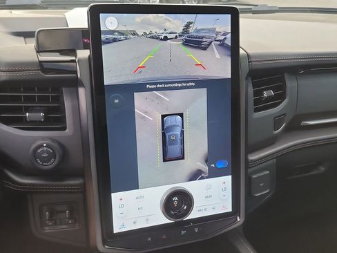 Used 2023 Ford Expedition Platinum image 26