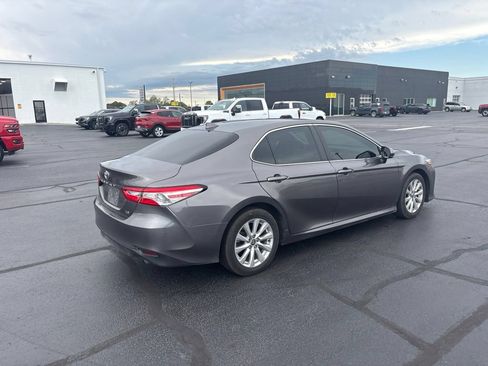 Used 2020 Toyota Camry LE FWD image 12
