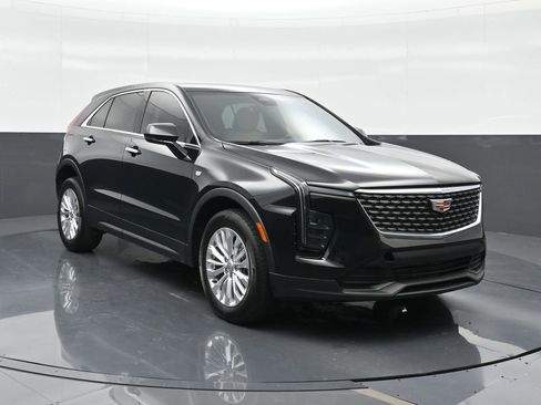 Used 2024 Cadillac XT4 Luxury FWD image 4