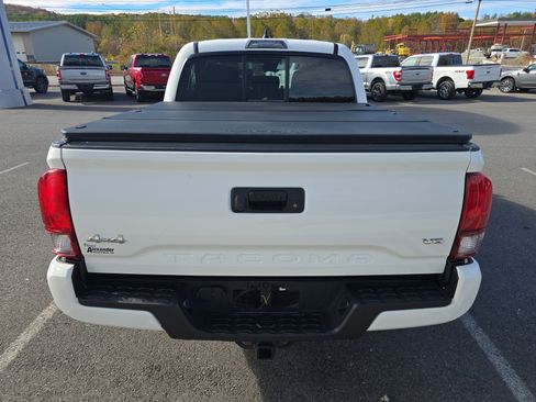 Used 2023 Toyota Tacoma SR image 4