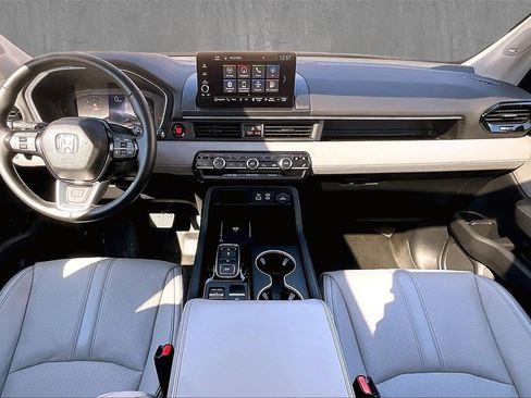 Used 2024 Honda Pilot Elite image 7