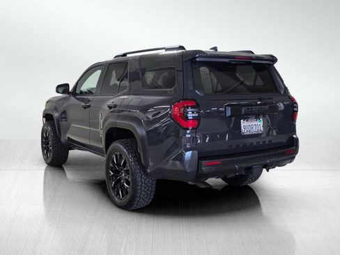 Used 2025 Toyota 4Runner SR5 AWD/4WD image 5