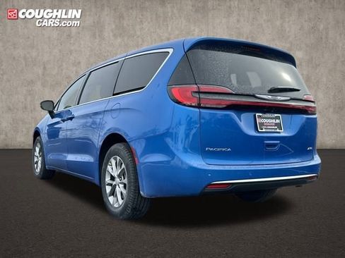 New 2026 Chrysler Pacifica Select image 7
