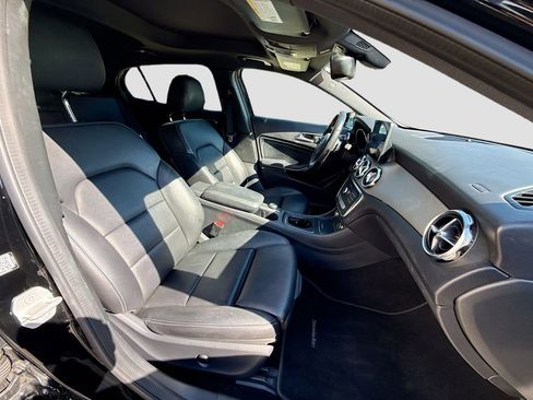 Used 2018 Mercedes-Benz GLA 250 image 27