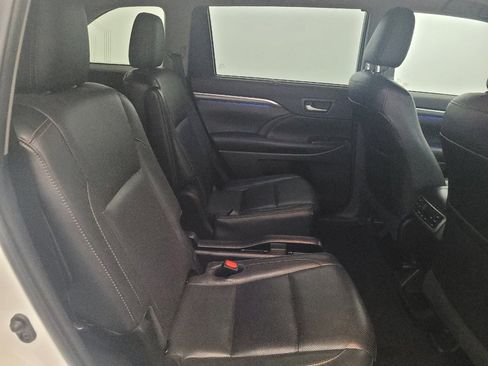Used 2019 Toyota Highlander Limited Platinum AWD/4WD image 19