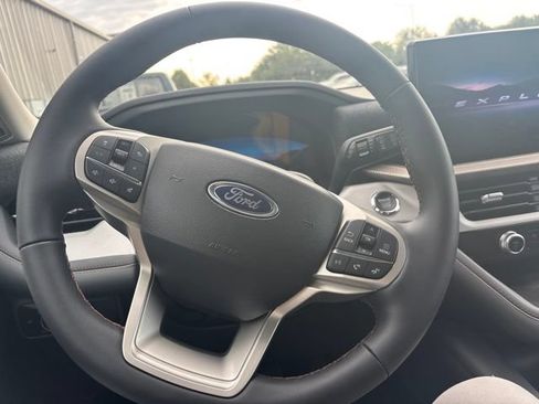 New 2026 Ford Explorer Active AWD/4WD image 10