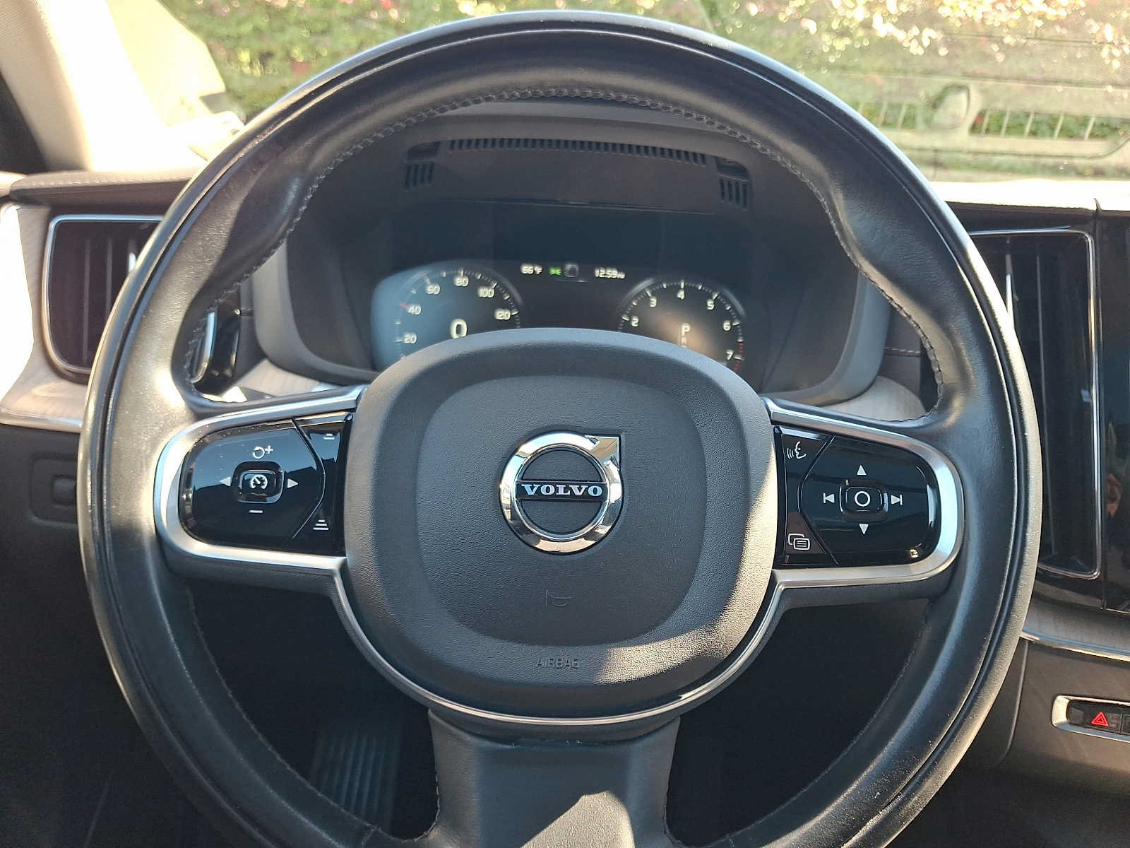 Used 2020 Volvo XC60 T5 Inscription w/ Protection Package Premier AWD/4WD image 19