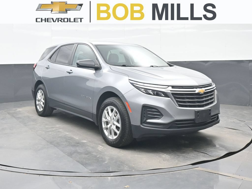 Used 2023 Chevrolet Equinox LS FWD image 1