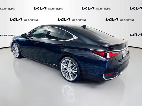 Used 2022 Lexus ES 300h w/ Accessory Package 2 FWD image 5