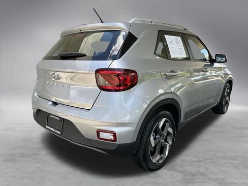 Used 2026 Hyundai Venue SEL FWD image 3
