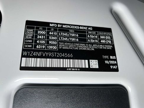 Used 2025 Mercedes-Benz Sprinter 2500 image 41