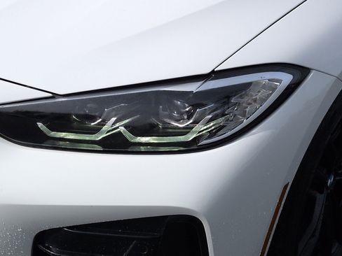 Used 2024 BMW 430i Coupe w/ M Sport Package image 6