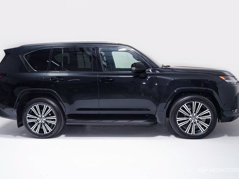 Used 2026 Lexus LX 600 4WD w/ Luxury Package image 3