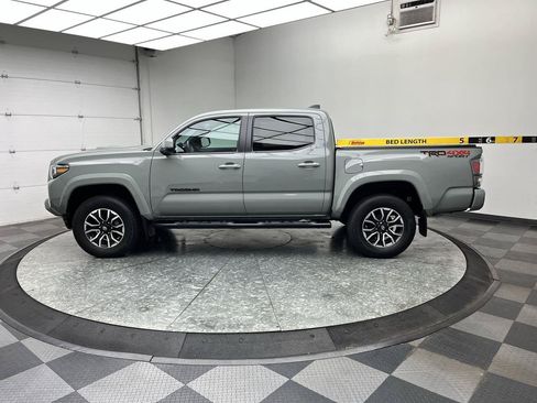 Used 2023 Toyota Tacoma TRD Sport w/ TRD Premium Sport Package AWD/4WD image 8