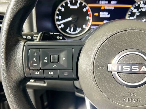 Used 2024 Nissan Rogue SV FWD image 18