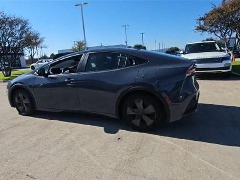Used 2025 Toyota Prius LE image 6