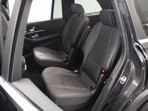 Certified 2025 Mercedes-Benz GLS 450 4MATIC image 20