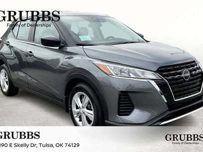 New 2025 Nissan Kicks Play S