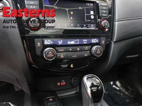 Used 2019 Nissan Rogue SV w/ Sun & Sound Touring Package AWD/4WD image 20