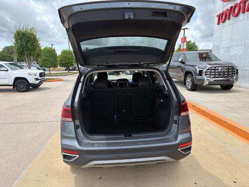 Used 2024 Volkswagen Taos SE FWD image 8