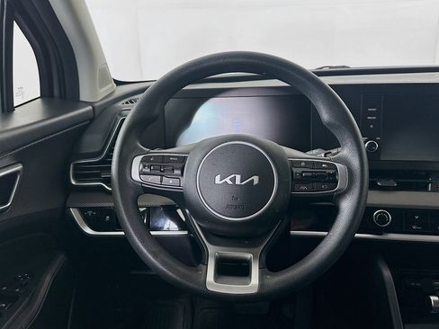 Used 2025 Kia Sportage LX image 17