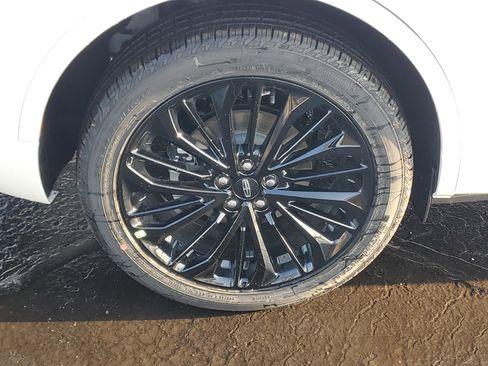 New 2026 Lincoln Corsair Premiere image 5