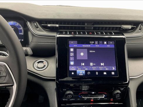 New 2025 Jeep Grand Cherokee Laredo X image 7