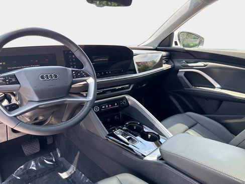 Used 2025 Audi Q5 Premium w/ Convenience Package AWD/4WD image 15
