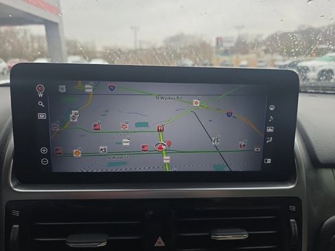 Used 2022 Lexus GX 460 Premium w/ Accessory Package image 23